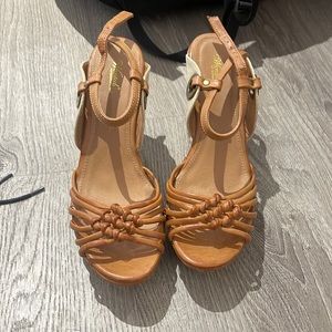 Wanted wedge sandals